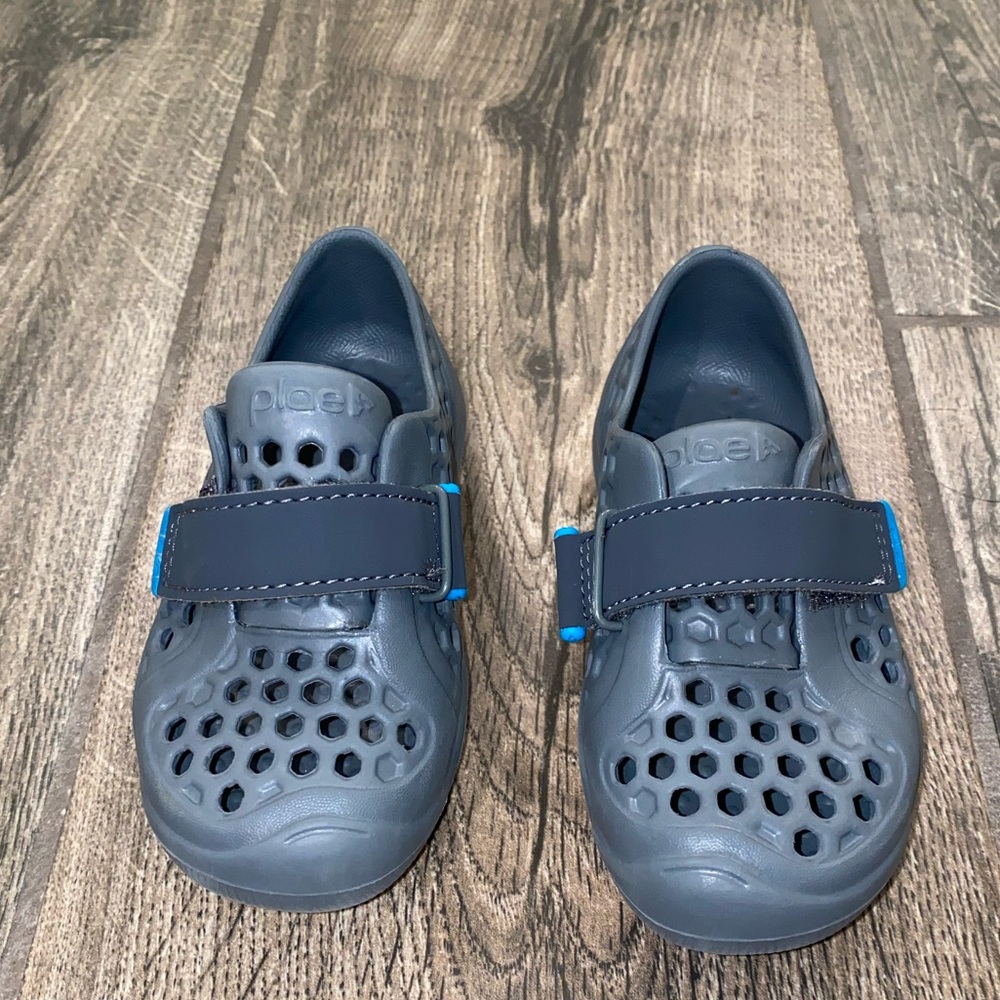 Plae Water Shoes